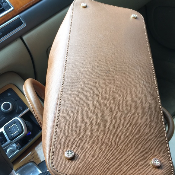 TORY BURCH ROBINSON TOTE!! - Picture 4 of 4